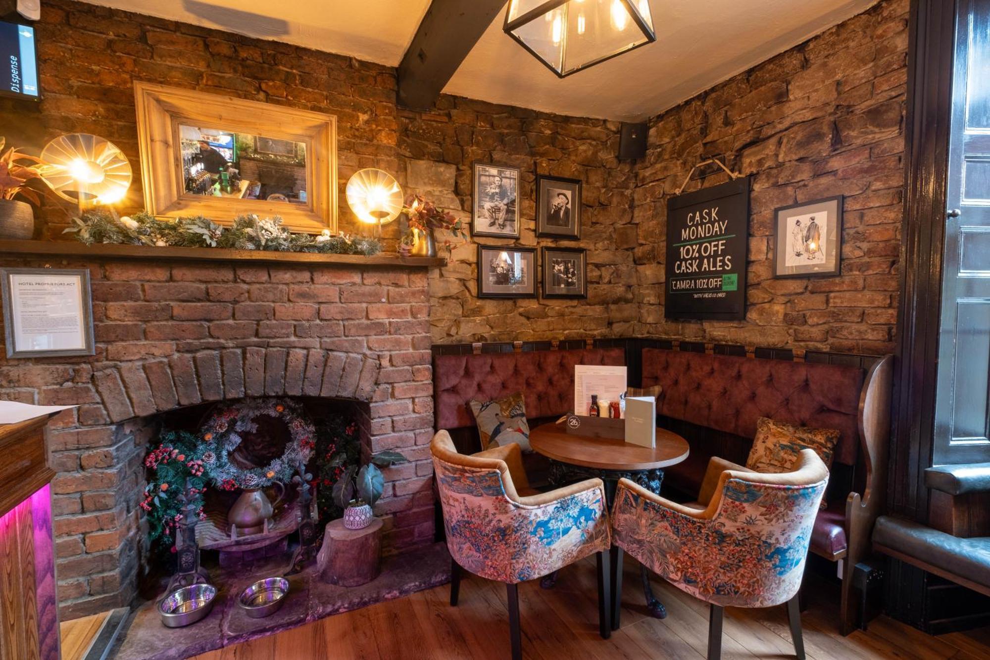 Wentworth  Rockingham Arms By Greene King Inns מראה חיצוני תמונה