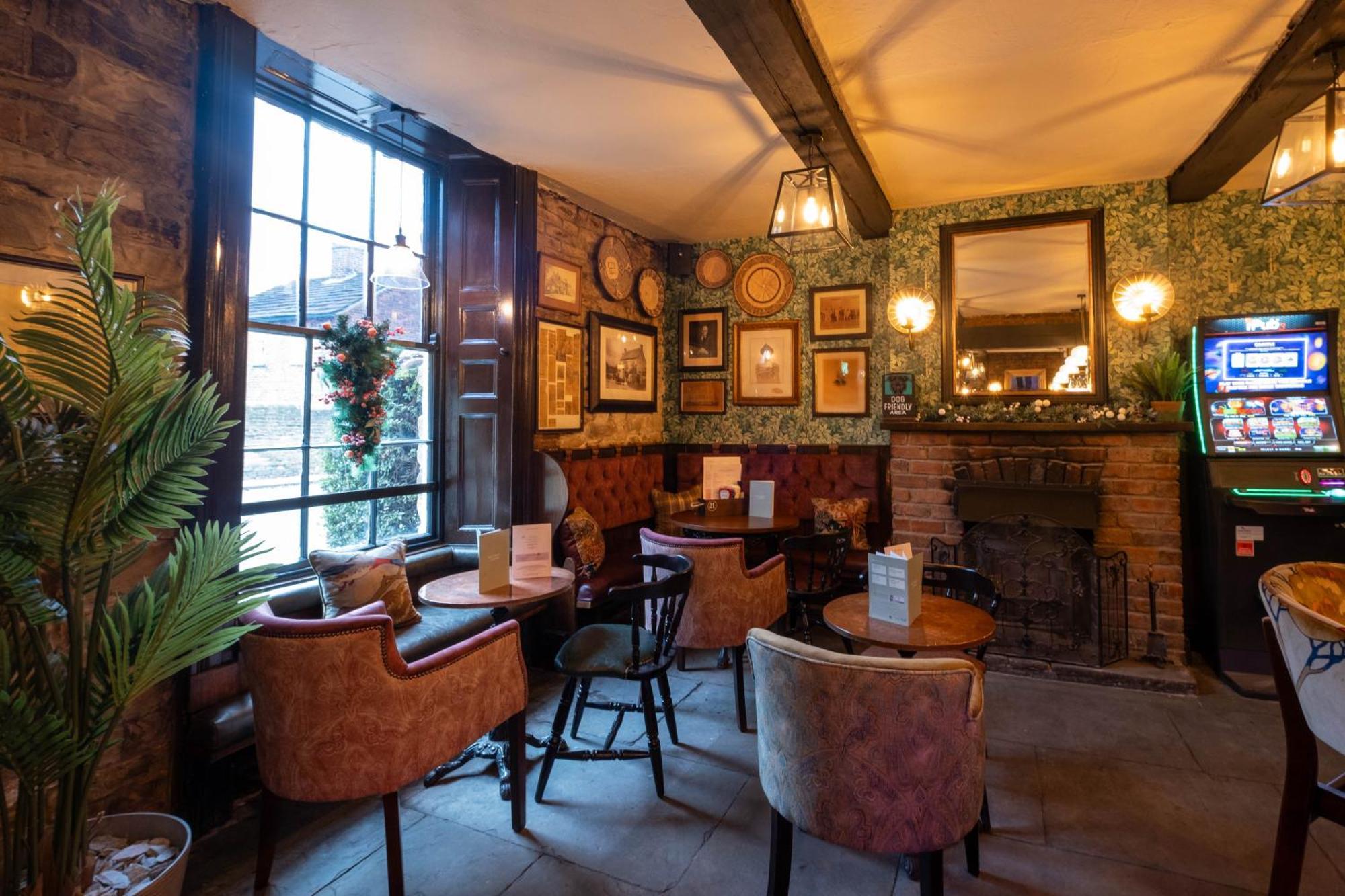 Wentworth  Rockingham Arms By Greene King Inns מראה חיצוני תמונה