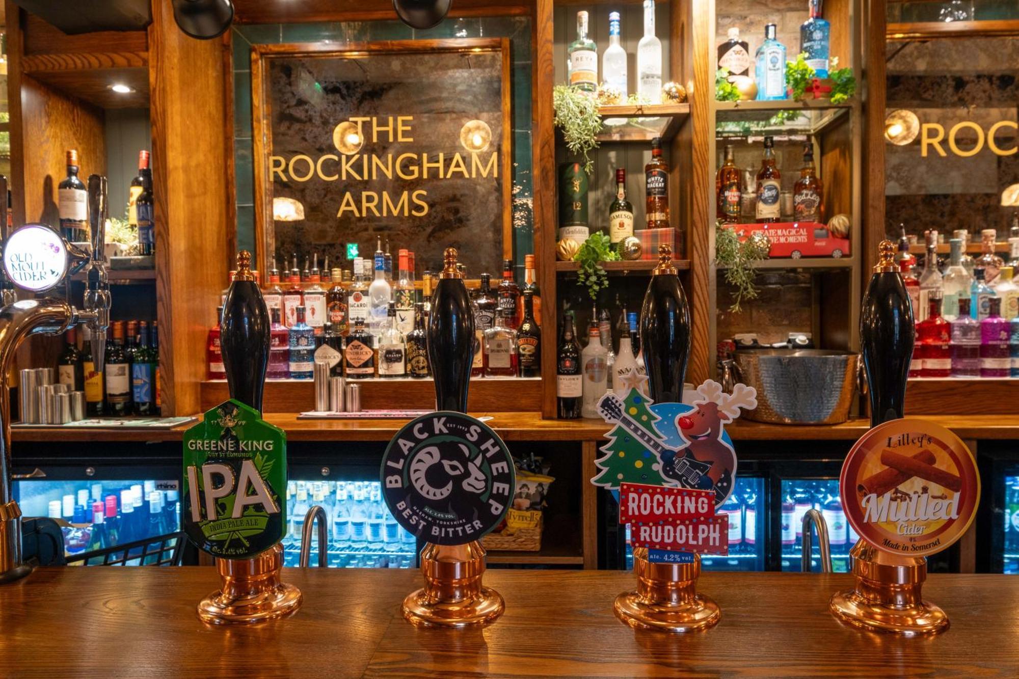 Wentworth  Rockingham Arms By Greene King Inns מראה חיצוני תמונה