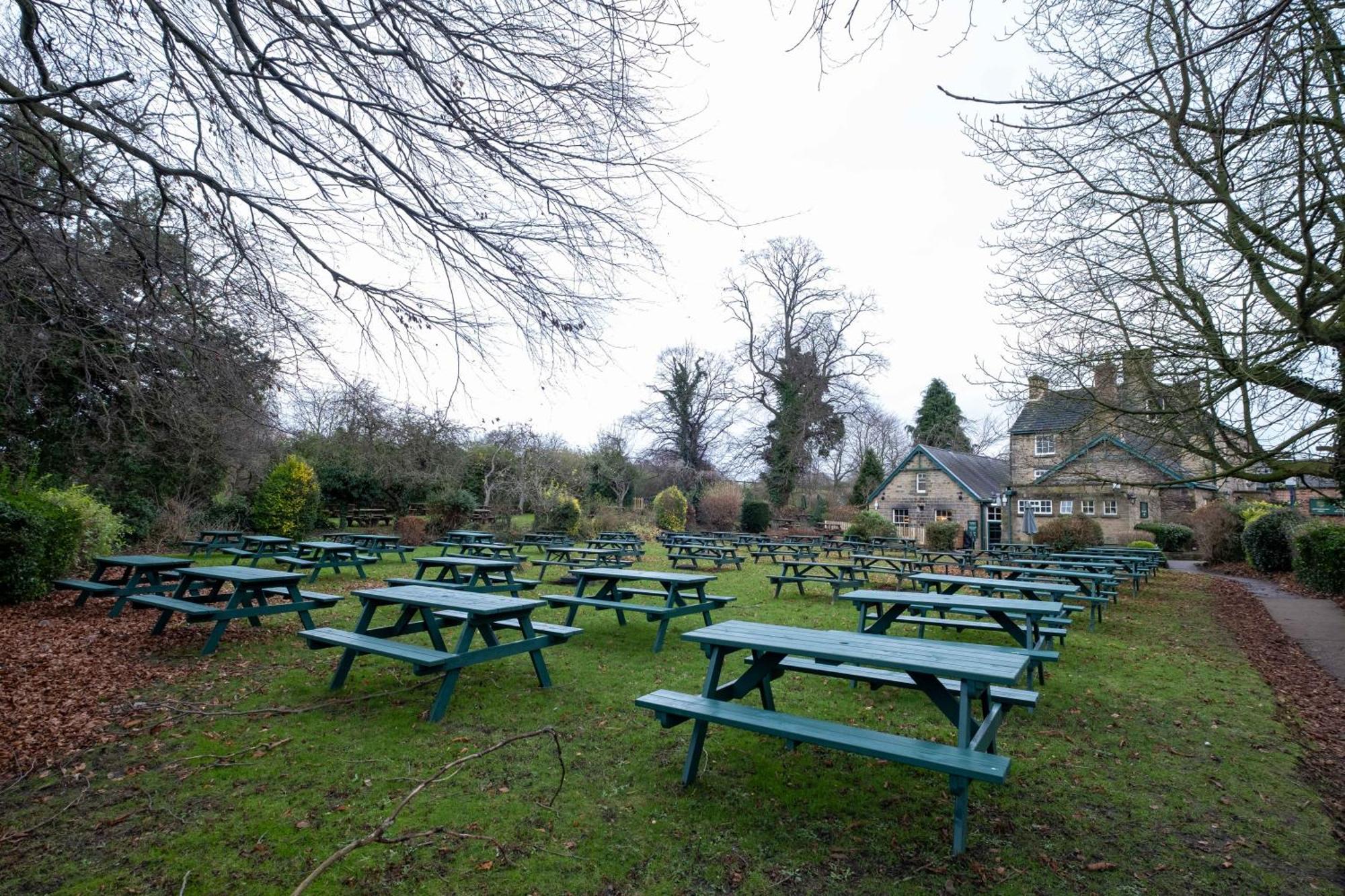 Wentworth  Rockingham Arms By Greene King Inns מראה חיצוני תמונה